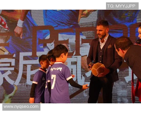 国家队足球明星卡通形象大揭秘带你领略球场上的英雄风采与精彩瞬间