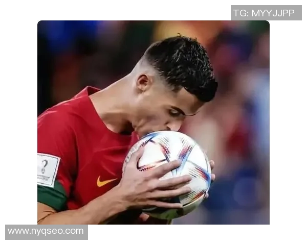 探索足球明星的日常生活与背后的故事揭秘